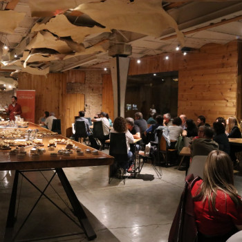Una seixantena de persones omplen el Somiatruites per degustar aliments recuperats dins el projecte Gastrorecup 